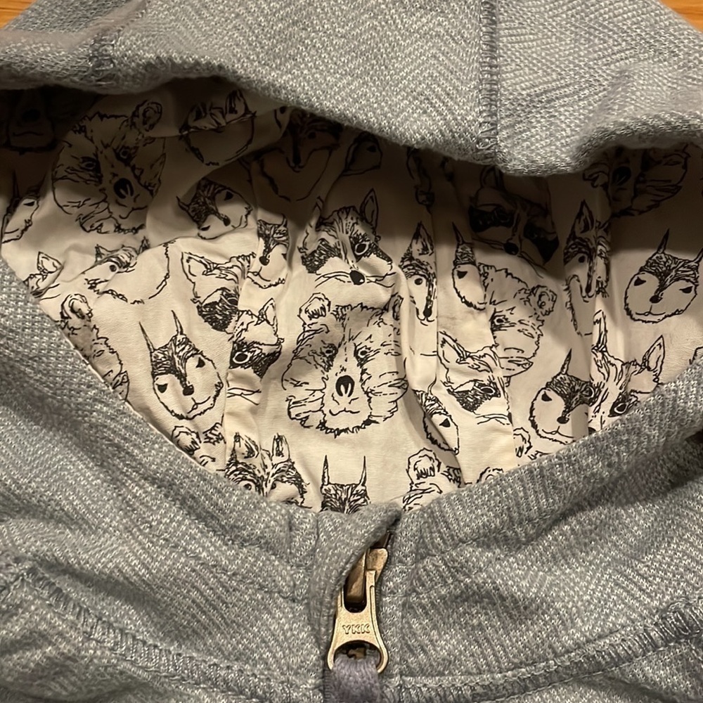 OSHKOSH B'GOSH 12 m zip up hoodie in good condition - Picture 2 of 4